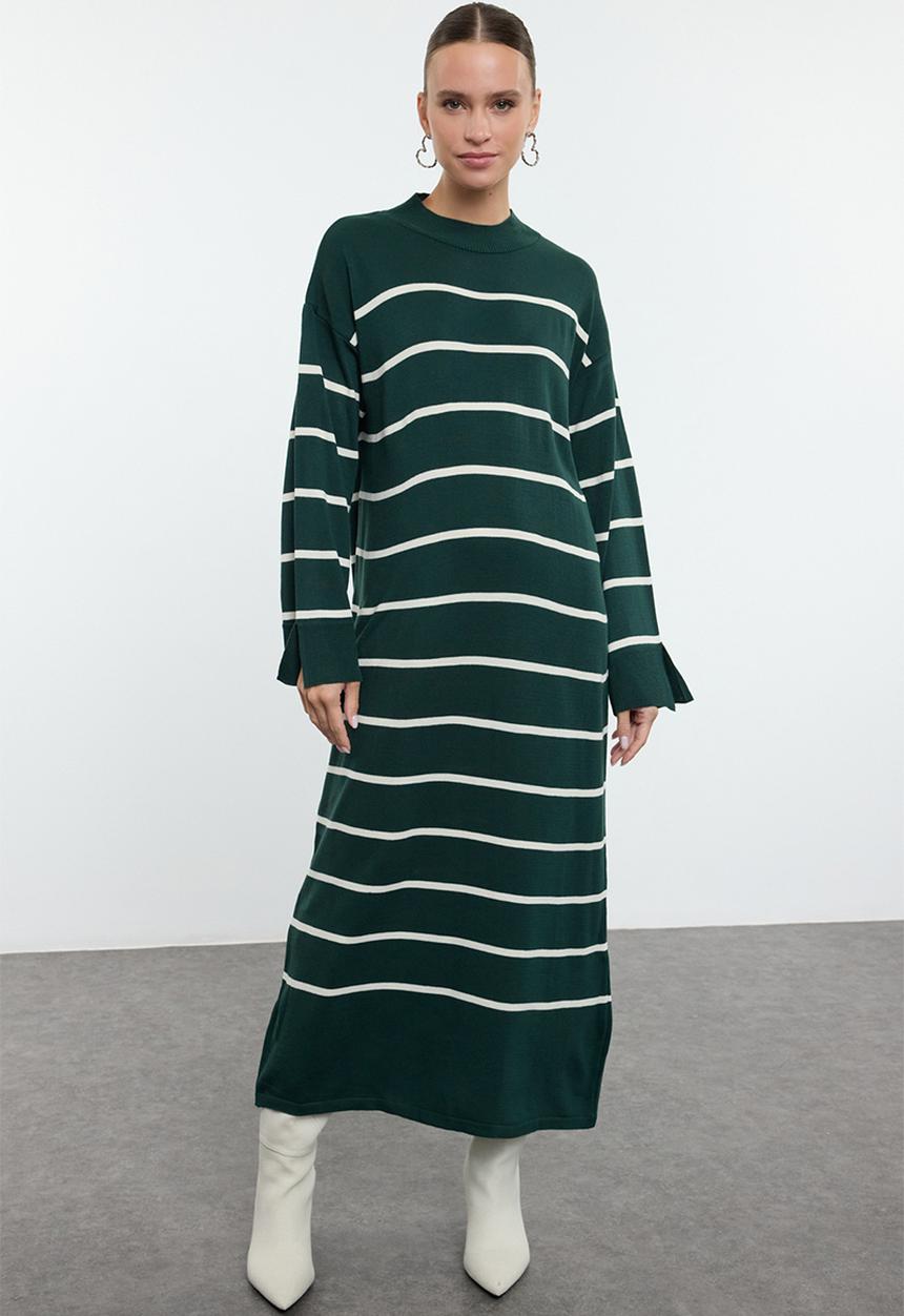 slim fit dress slacks Zapaka Women Dark Green Long Prom Dress A Line Spaghetti Straps Formal Dress with Criss Cross Back, Green / US16W main image 1