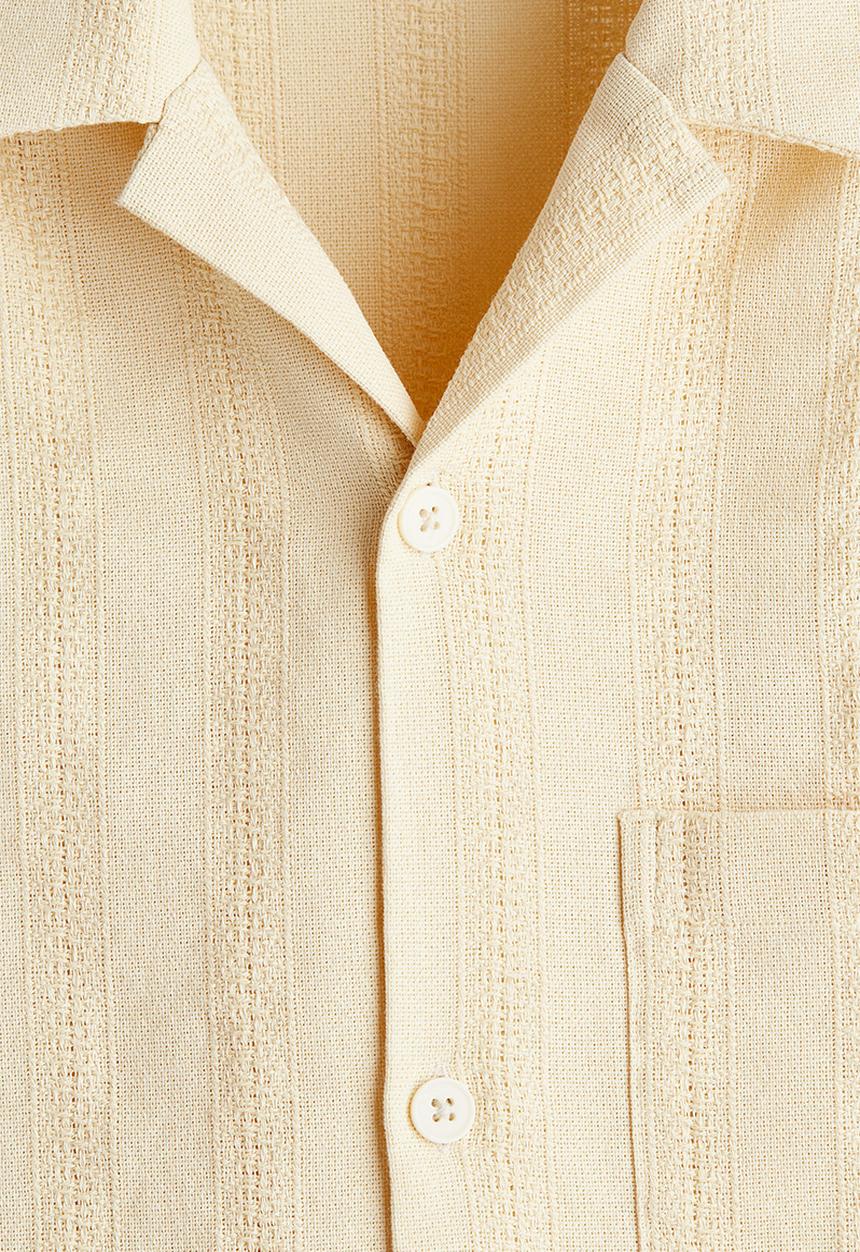 H&M - Regular fit textured resort shirt - pale yellow