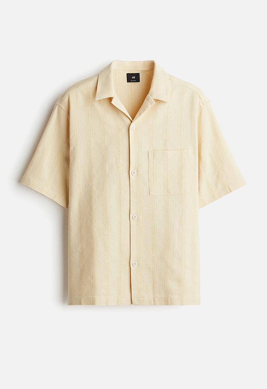 H&M - Regular fit textured resort shirt - pale yellow