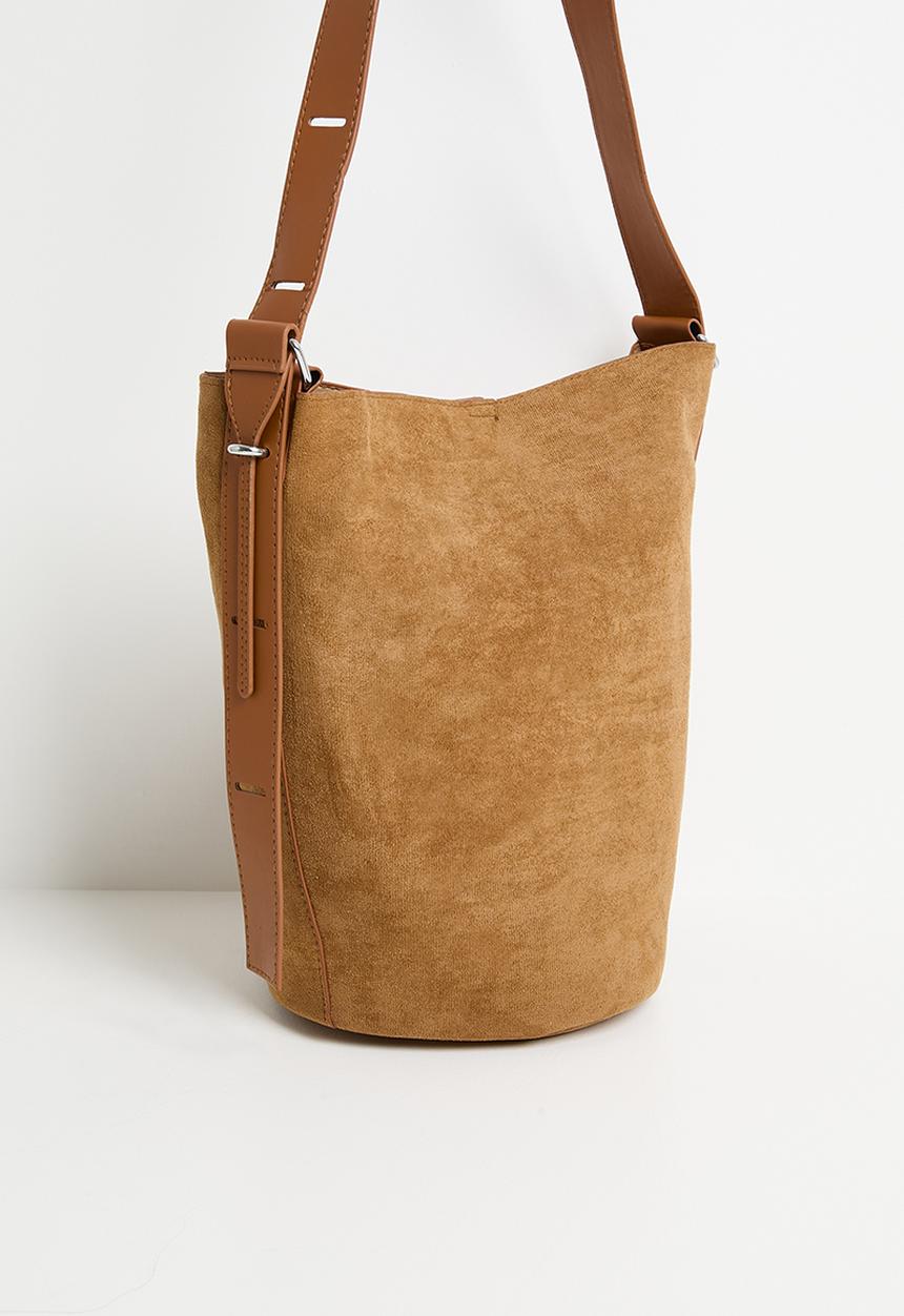 Tessa Design - Brooklyn bucket bag with cross body strap- tan