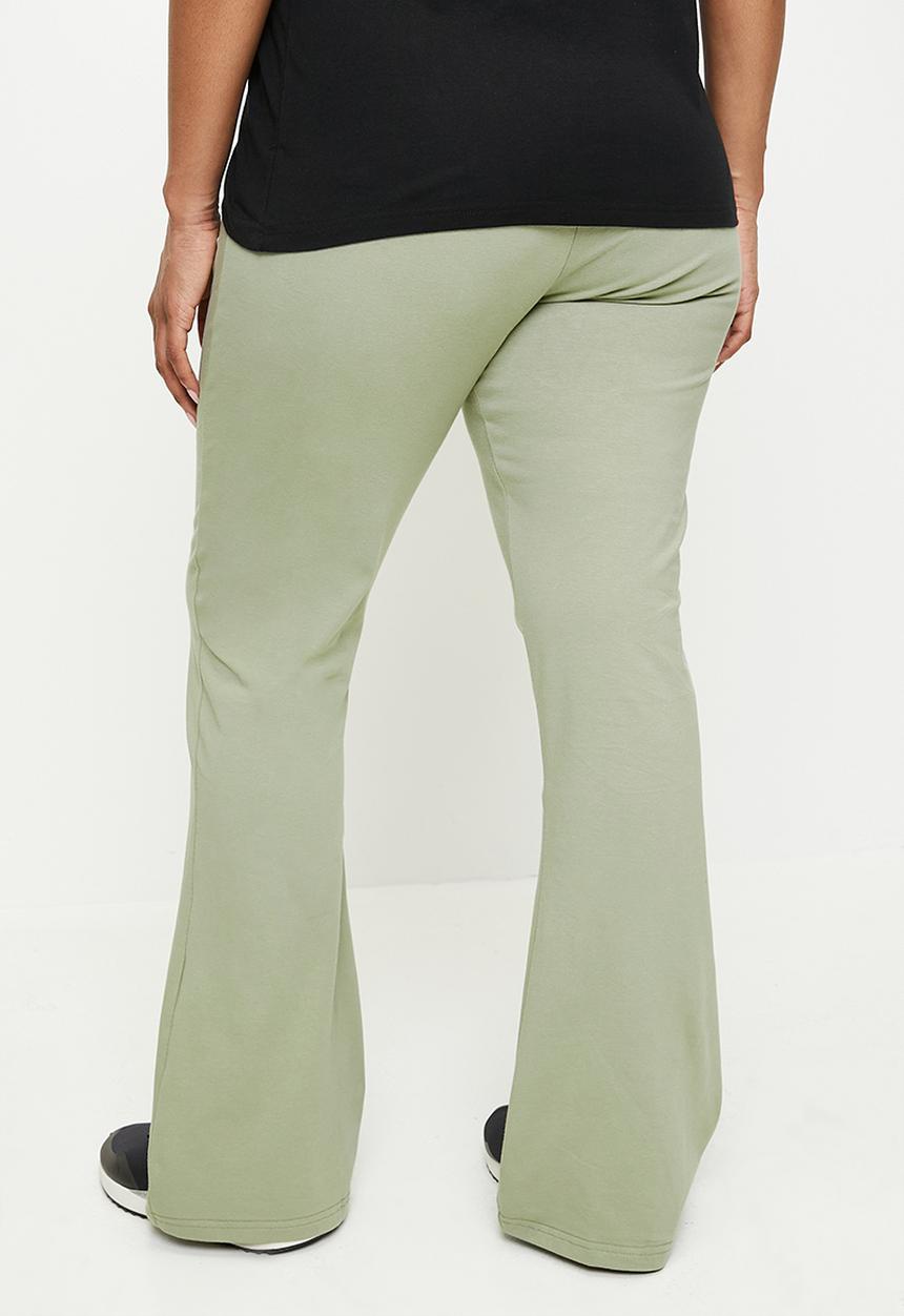 PUMA - Plus ESS High-Waist Flared Leggings W - Lux Arm