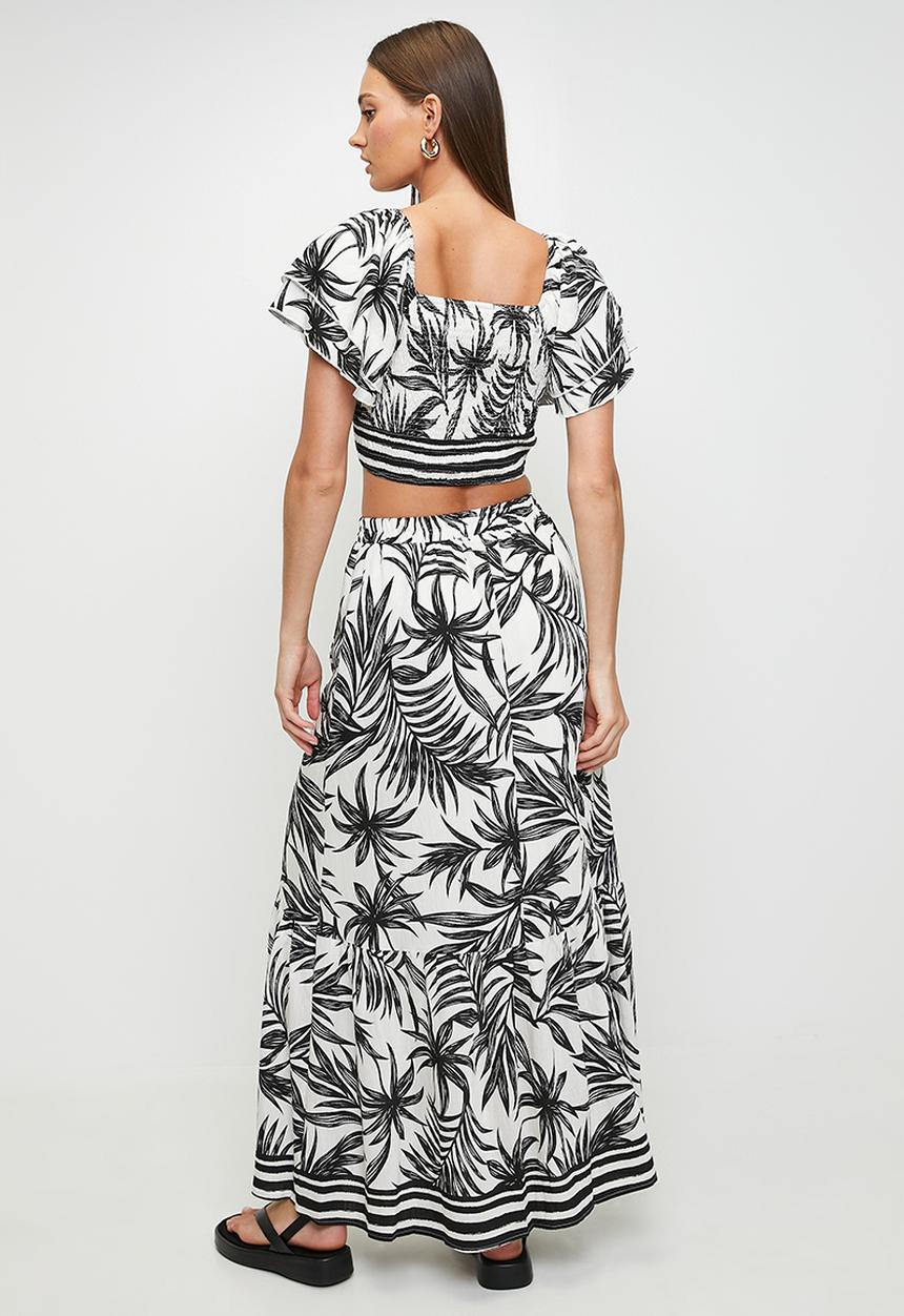 MANDI - Cap Sleeve Crop Top With Pull On Maxi Skirt Set - Black/ White