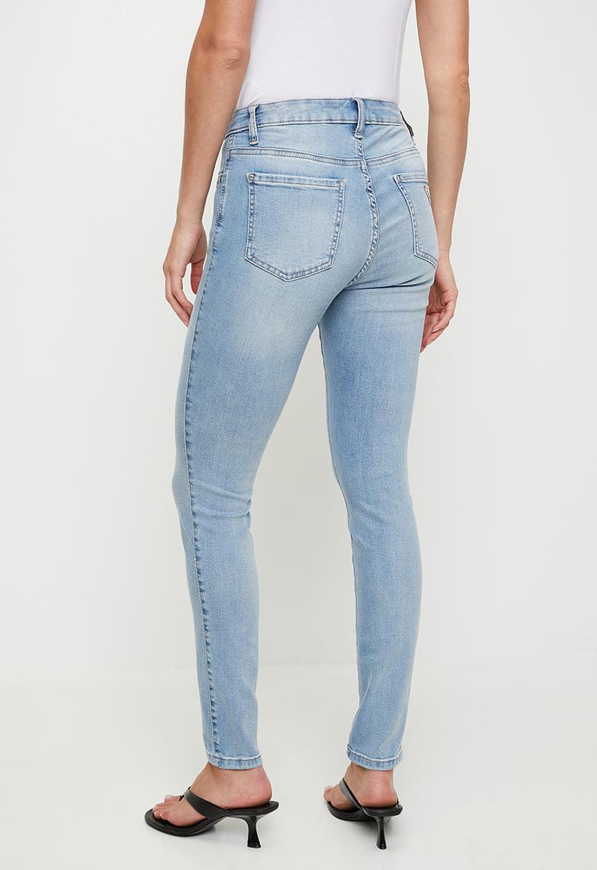 GUESS - Sa Curve Mid Rise - Light Wash