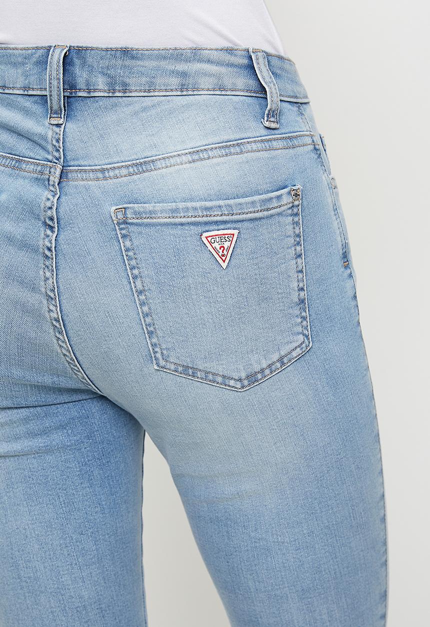 GUESS - Sa Curve Mid Rise - Light Wash