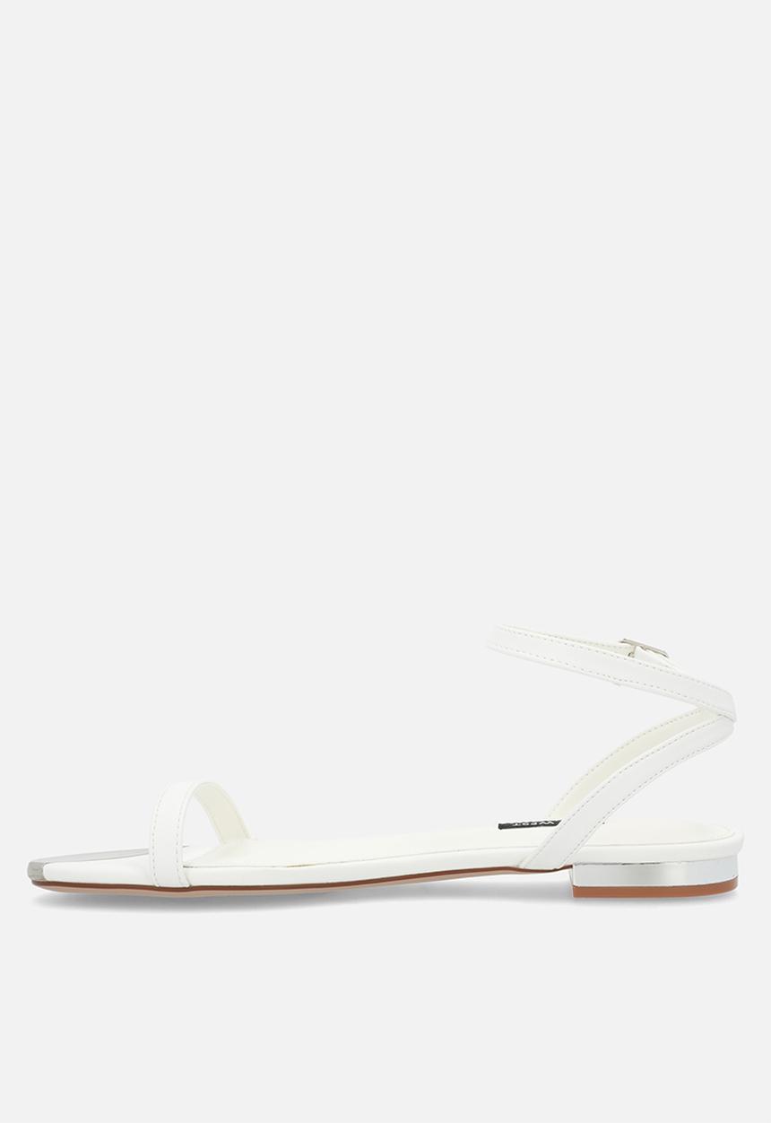 Nine West - Maolaine  sandal - white