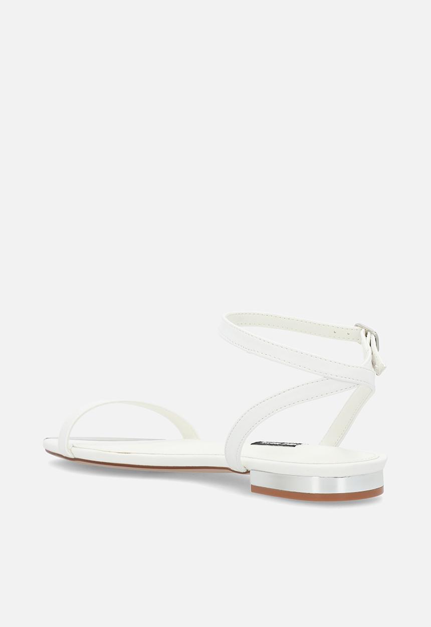 Nine West - Maolaine  sandal - white