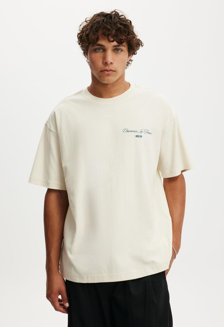 Cotton On - Box Fit Graphic T-shirt - Creampuff/Apres Ski
