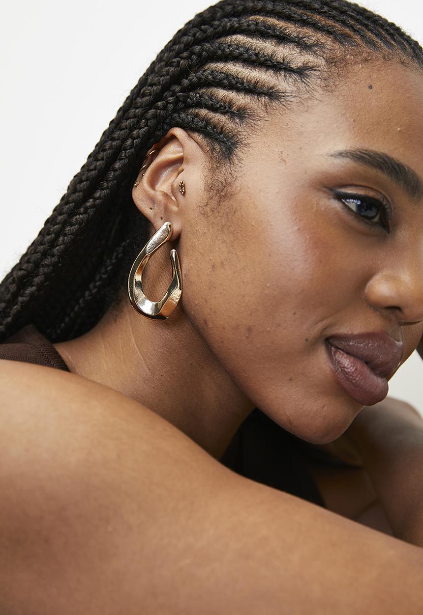 Tessa Design - Jasmin abstract hoop earrings - gold