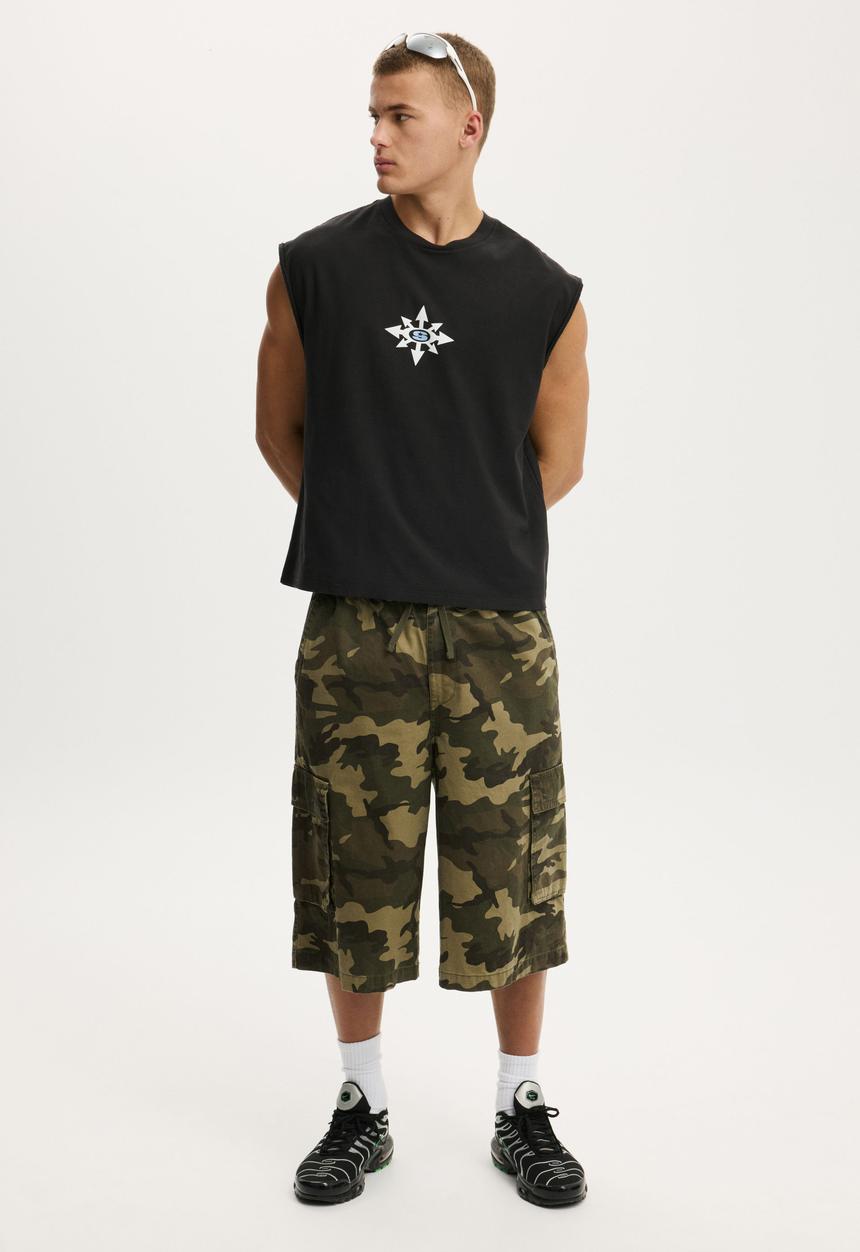 Cotton On - Cropped Fit Graphic Muscle - Washed Black/Spinner
