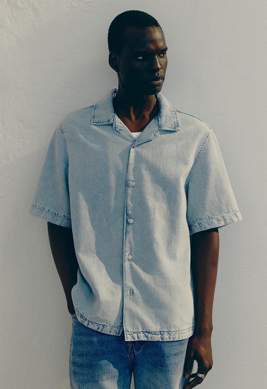 H&M - Regular fit denim resort shirt - light denim blue