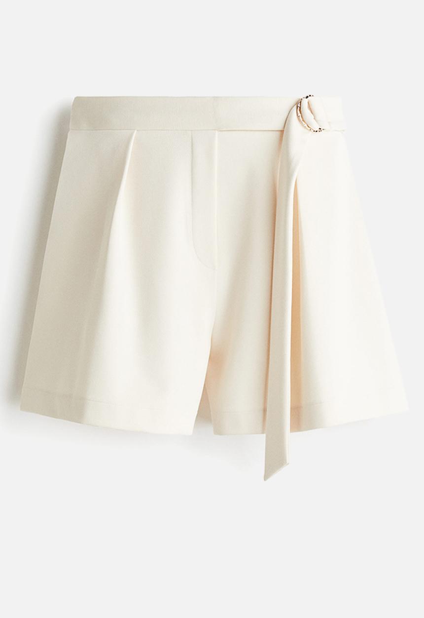 H&M - Belted shorts - cream