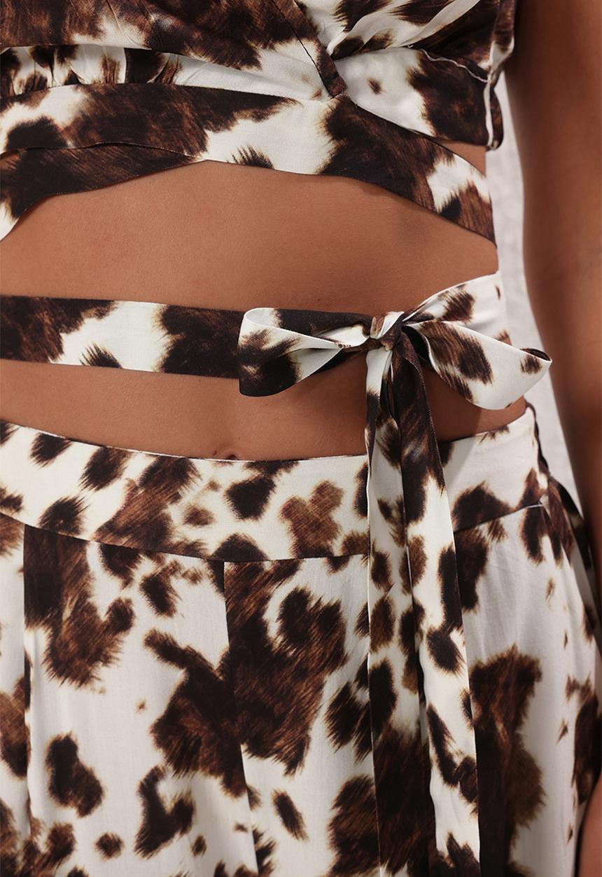 Trendyol - Cow Print V-Neck Lacing Detail Beach Blouse Pants Suit Set - Brown