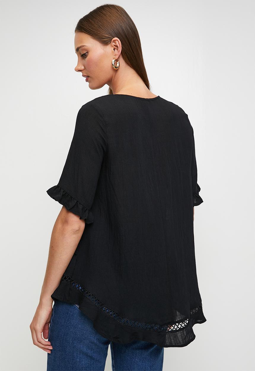 Stella Morgan - Short Sleeve Flutter Easywearing Blouse With Lader Lace Detail - Black