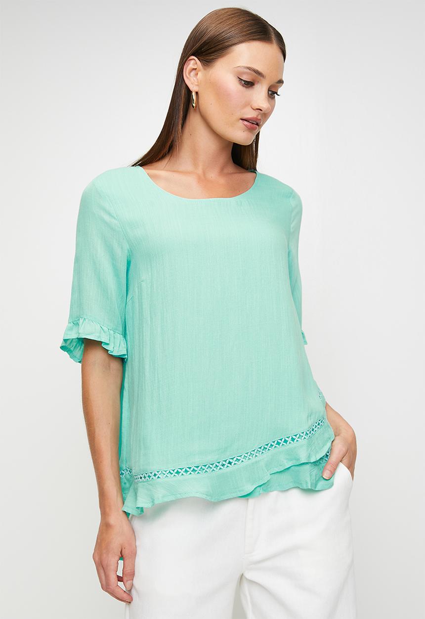 Stella Morgan - Short Sleeve Flutter Easywearing Blouse With Lader Lace Detail - Spearmint