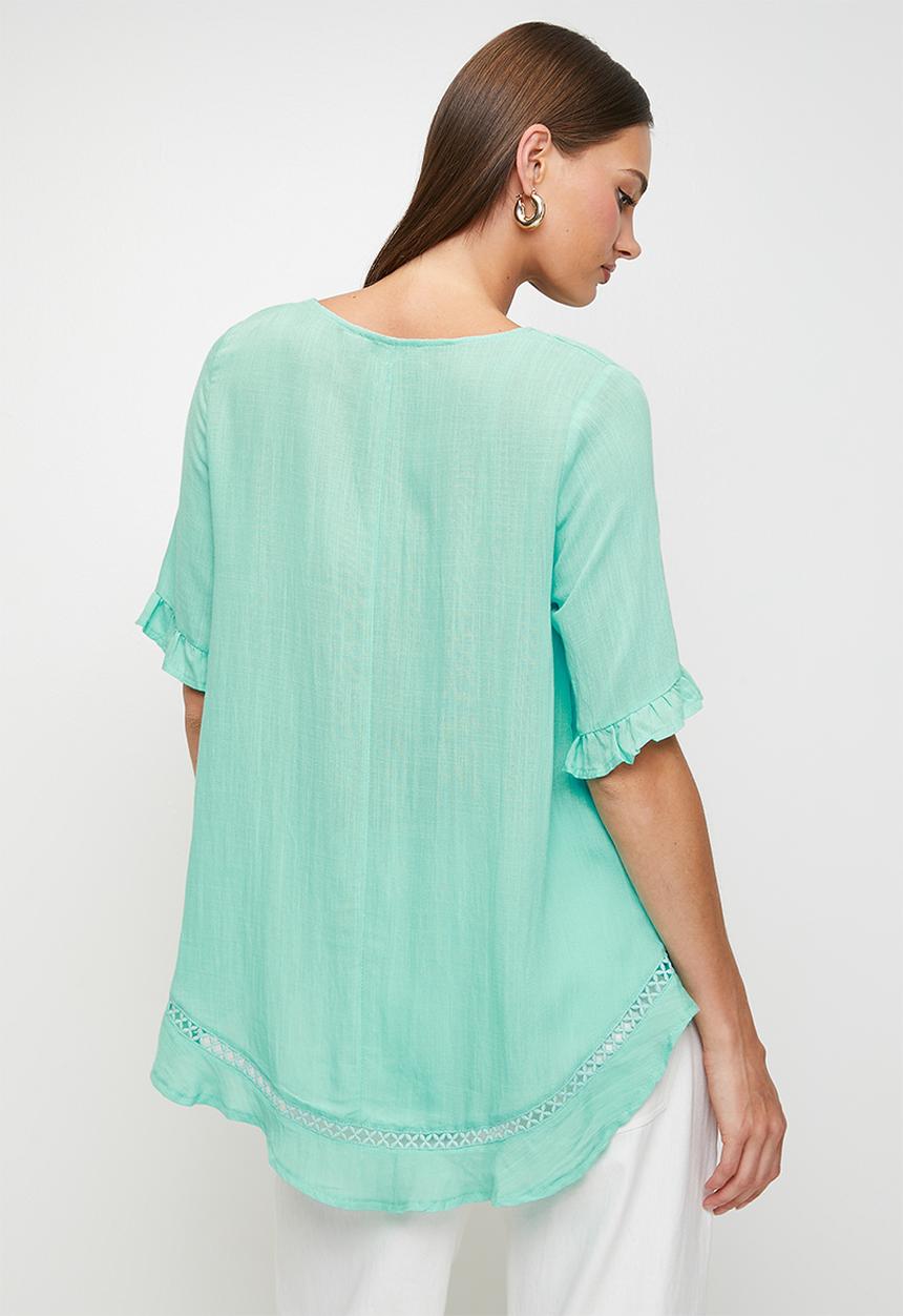 Stella Morgan - Short Sleeve Flutter Easywearing Blouse With Lader Lace Detail - Spearmint
