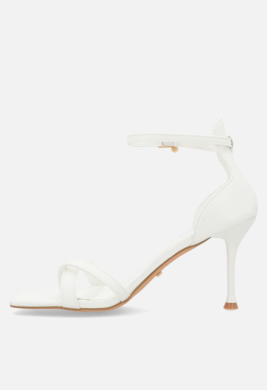 Miss Black - Chanel 4 toe-loop heel - white