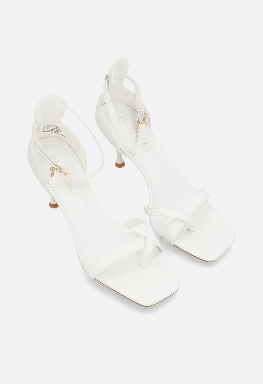 Miss Black - Chanel 4 toe-loop heel - white