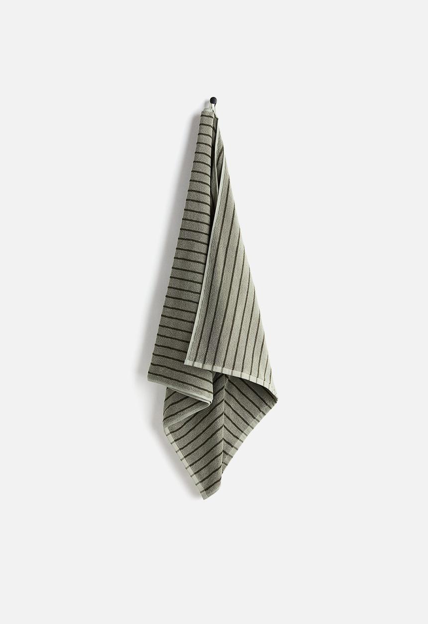 H&M - Striped bath towel - sage green/black striped 