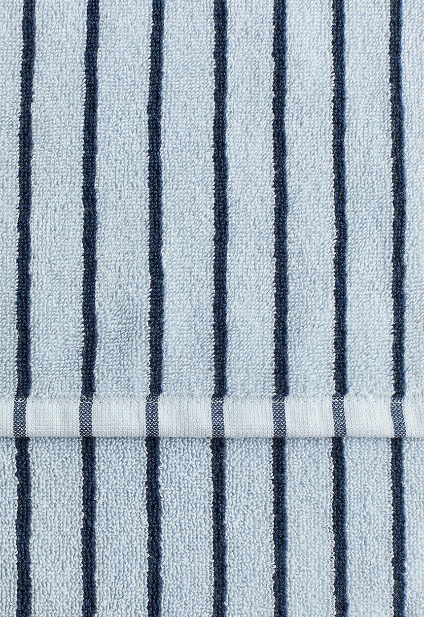 H&M - Striped bath towel - light blue/striped 