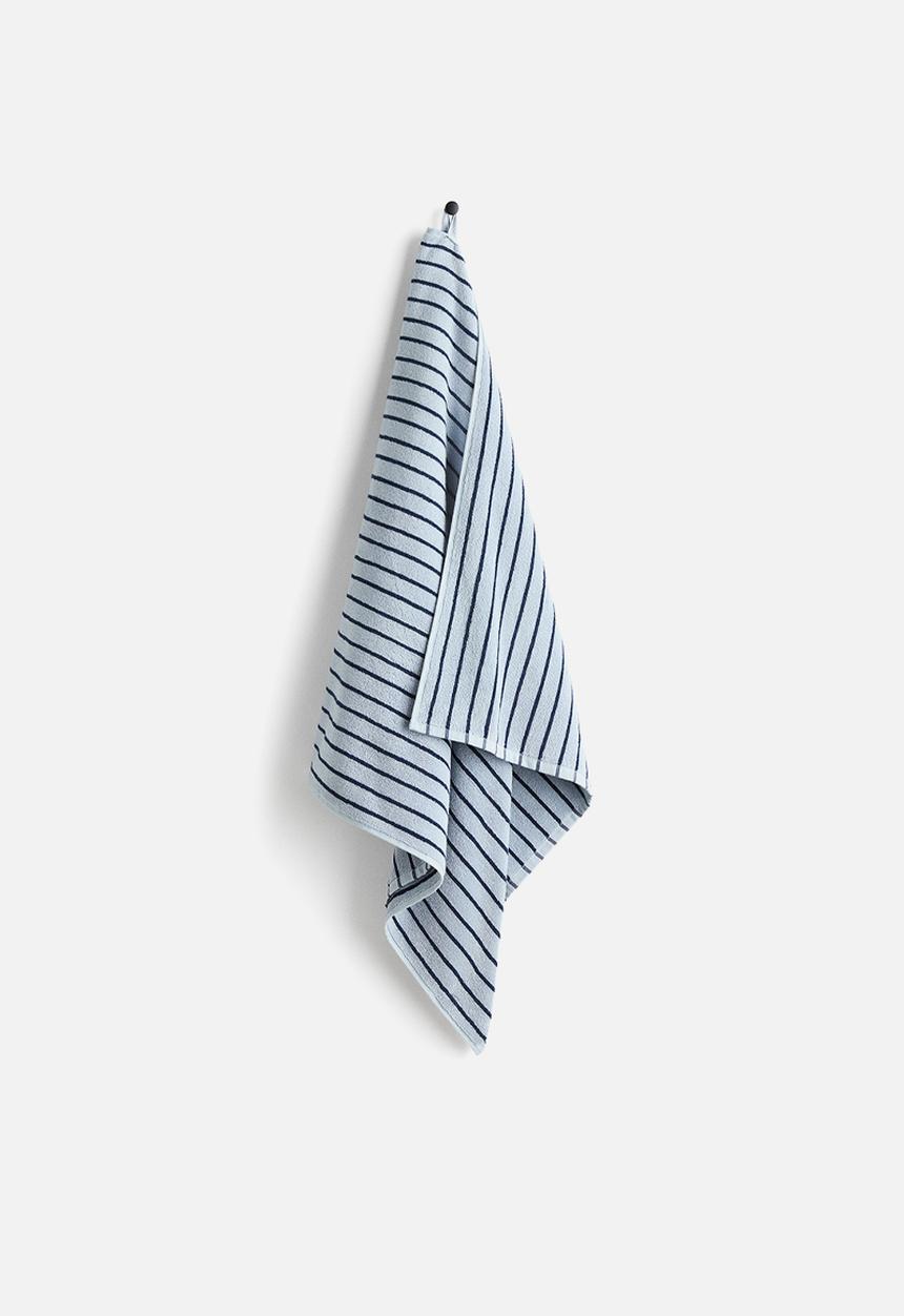 H&M - Striped bath towel - light blue/striped 