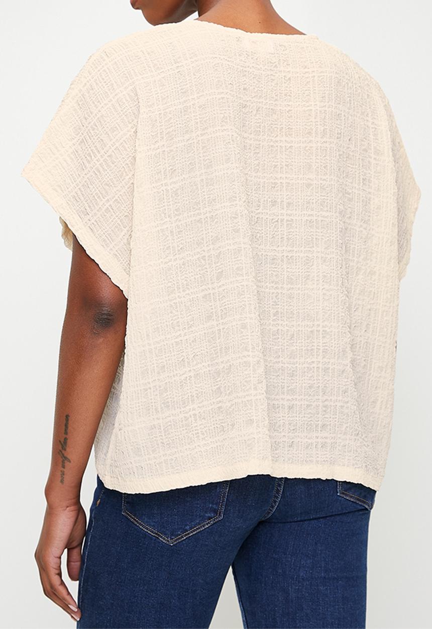 edit - Laundered v-neck boxy shell - ecru