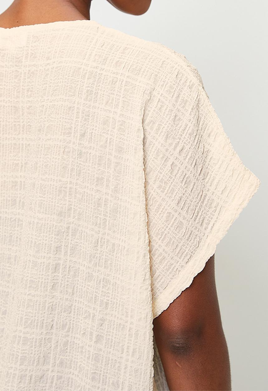 edit - Laundered v-neck boxy shell - ecru