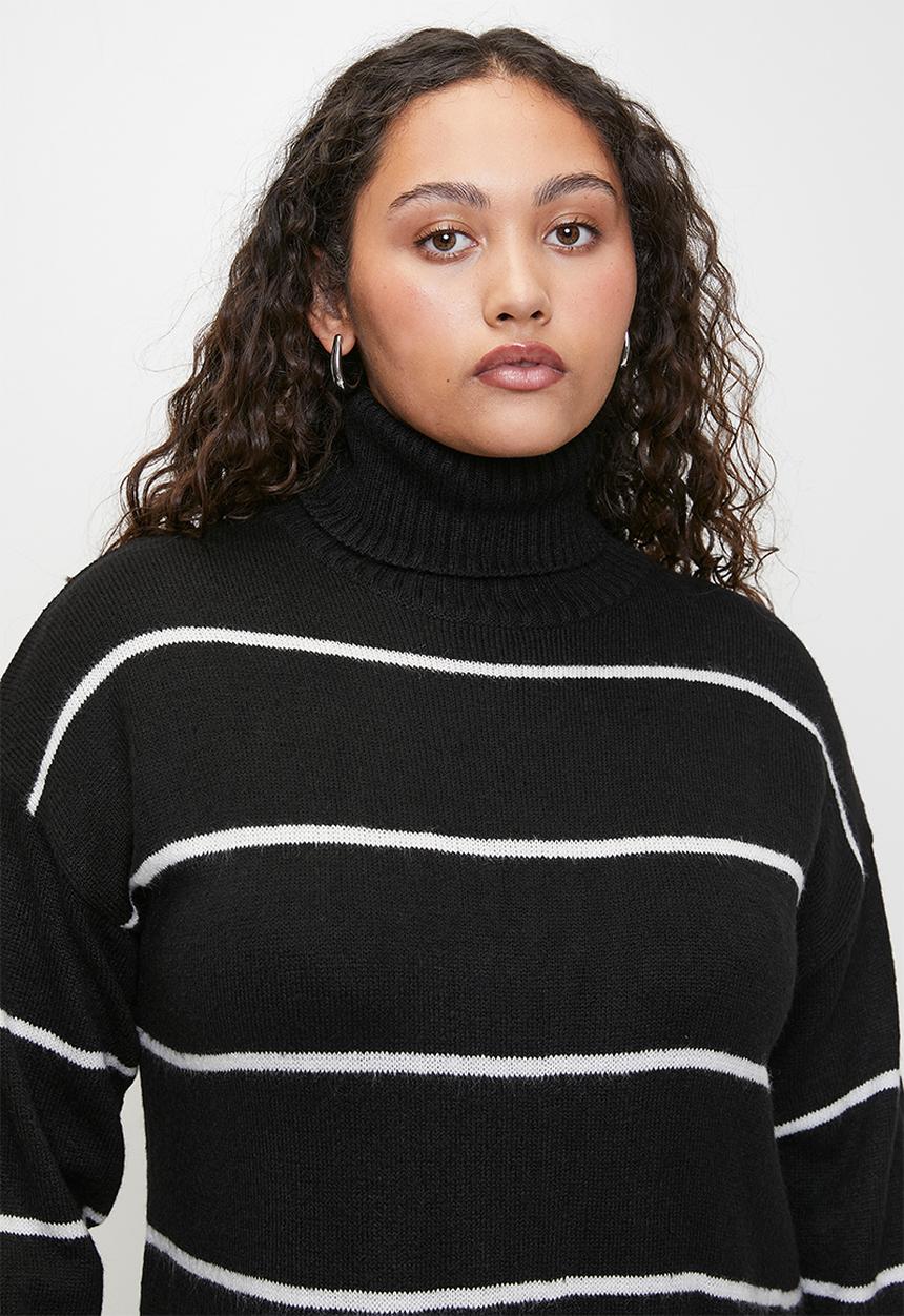 Trendyol - Maxi Straight Cut Knitwear Dress - Black