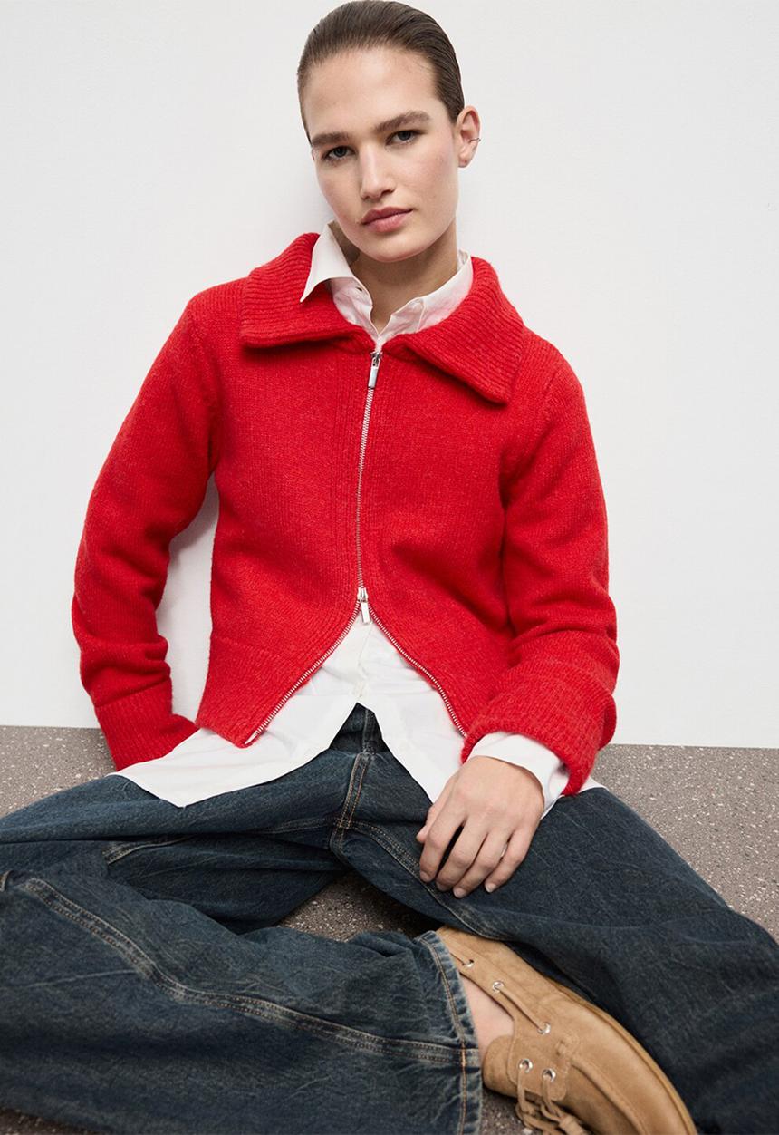 トマトレッド FREE PEOPLE WILLOW カーディガン REVOLVE Free People x REVOLVE Willow Cardi in Fiery Red Combo | REVOLVE