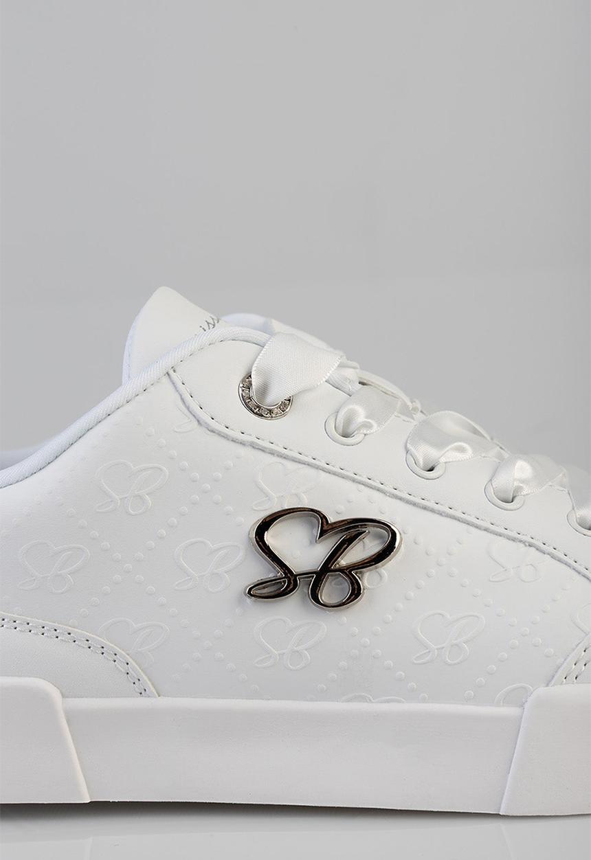 SISSY BOY - Embossed sneaker with sb hardware plate on side - white 1