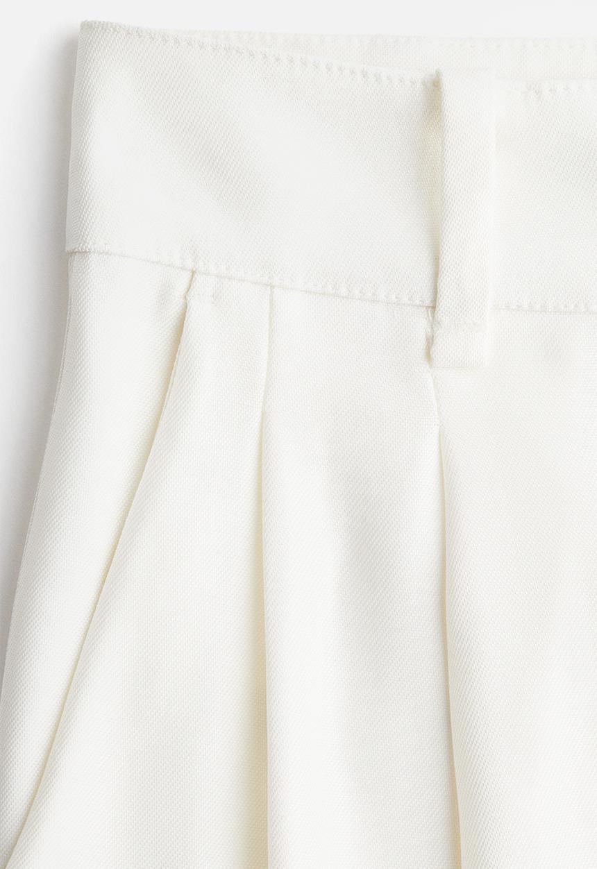 H&M - Tailored bermuda shorts - white