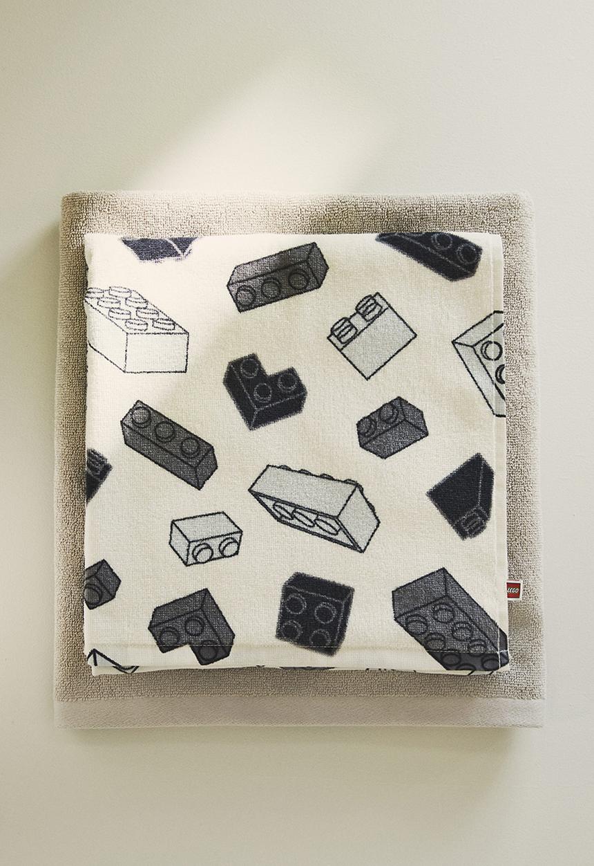 H&M - Patterned bath towel - cream/lego 