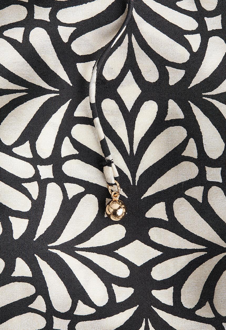 H&M - Tie-detail dress - black patterned