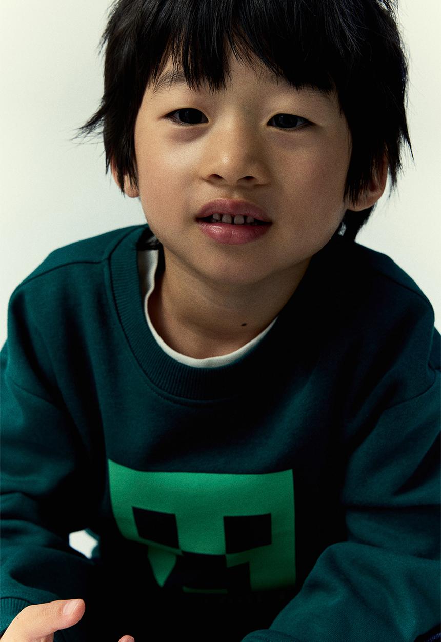 H&M - Printed sweatshirt - dark green minecraft