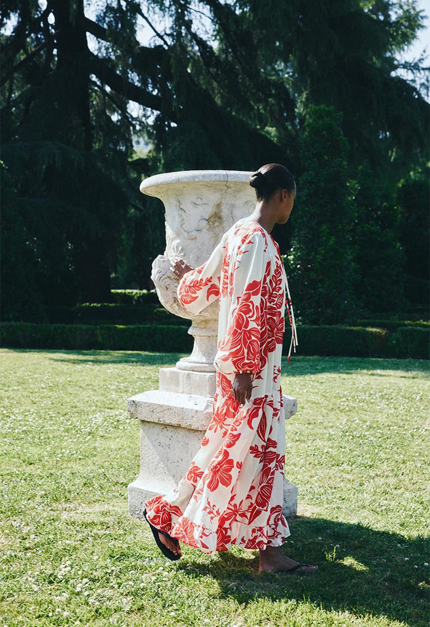 H&M - Voluminous dress - white & red floral