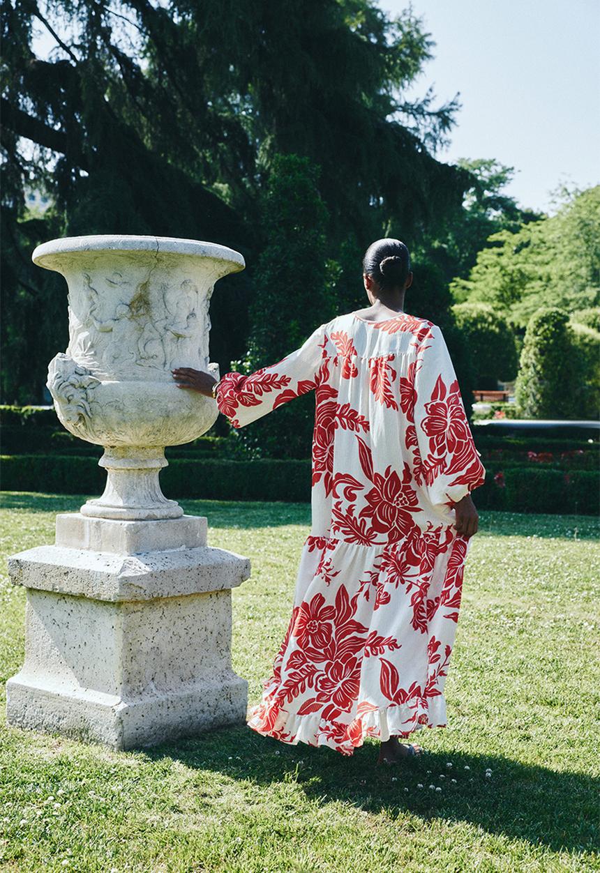 H&M - Voluminous dress - white & red floral