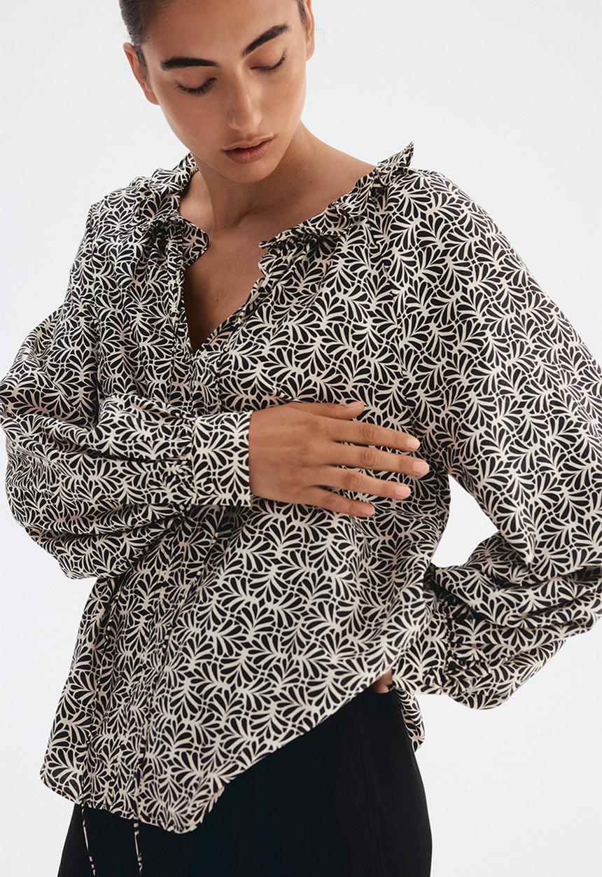H&M - Frill-collar blouse - cream & dark grey patterned