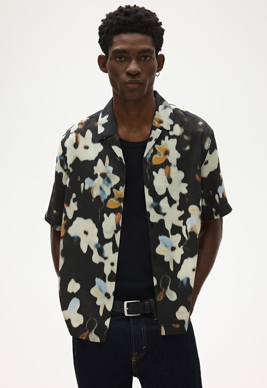H&M - Regular fit patterned resort shirt - black floral 