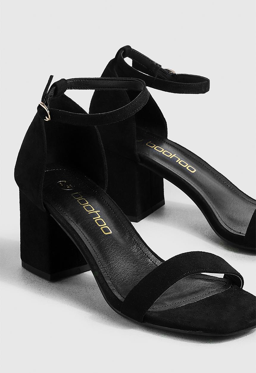boohoo - Low block barely there heels - black