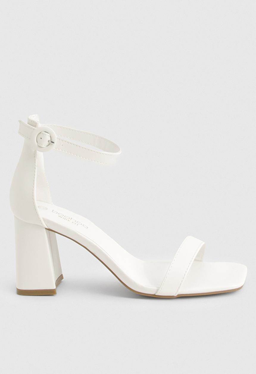 boohoo - Wide fit round buckle 2 part block heels - white