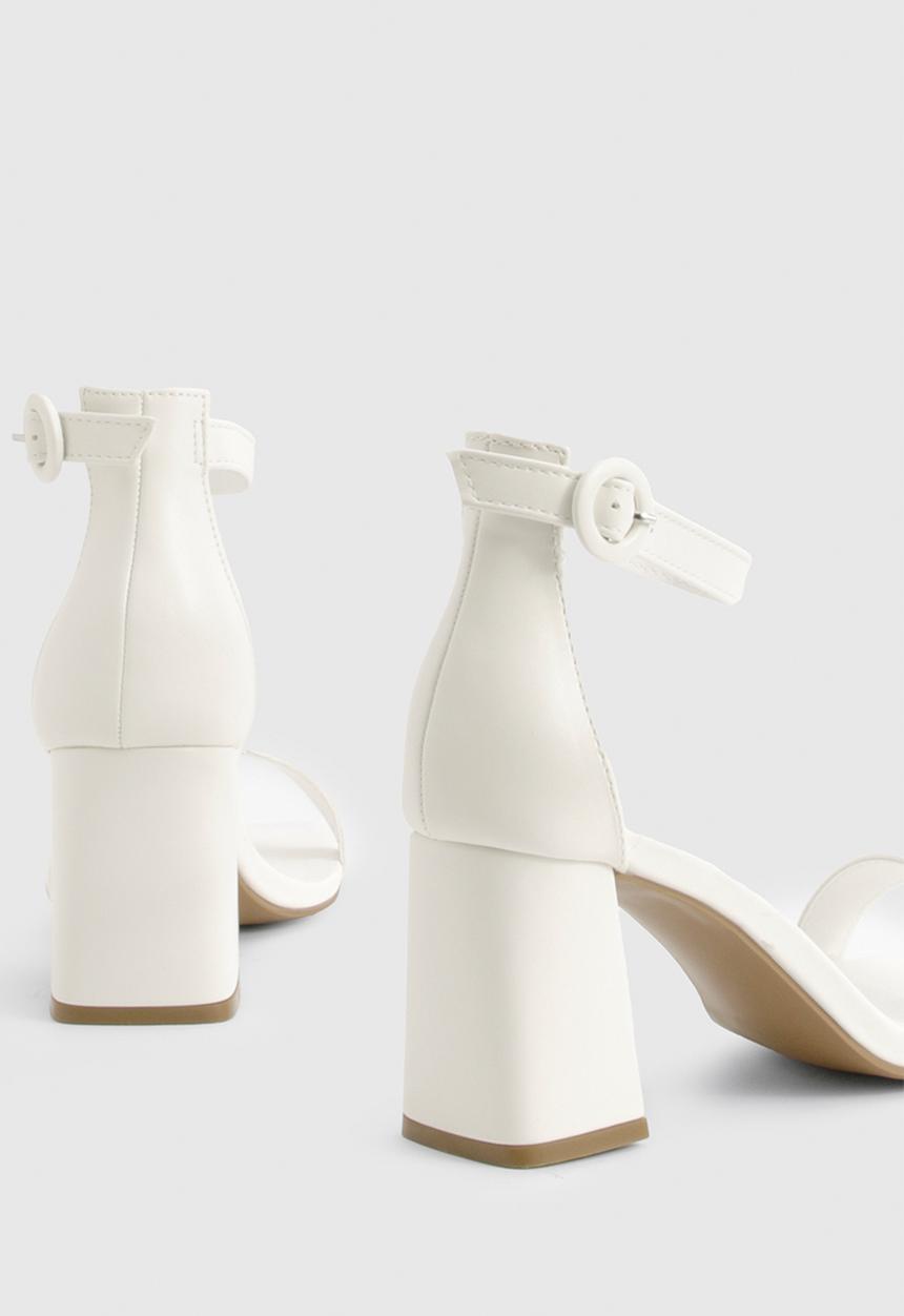 boohoo - Wide fit round buckle 2 part block heels - white
