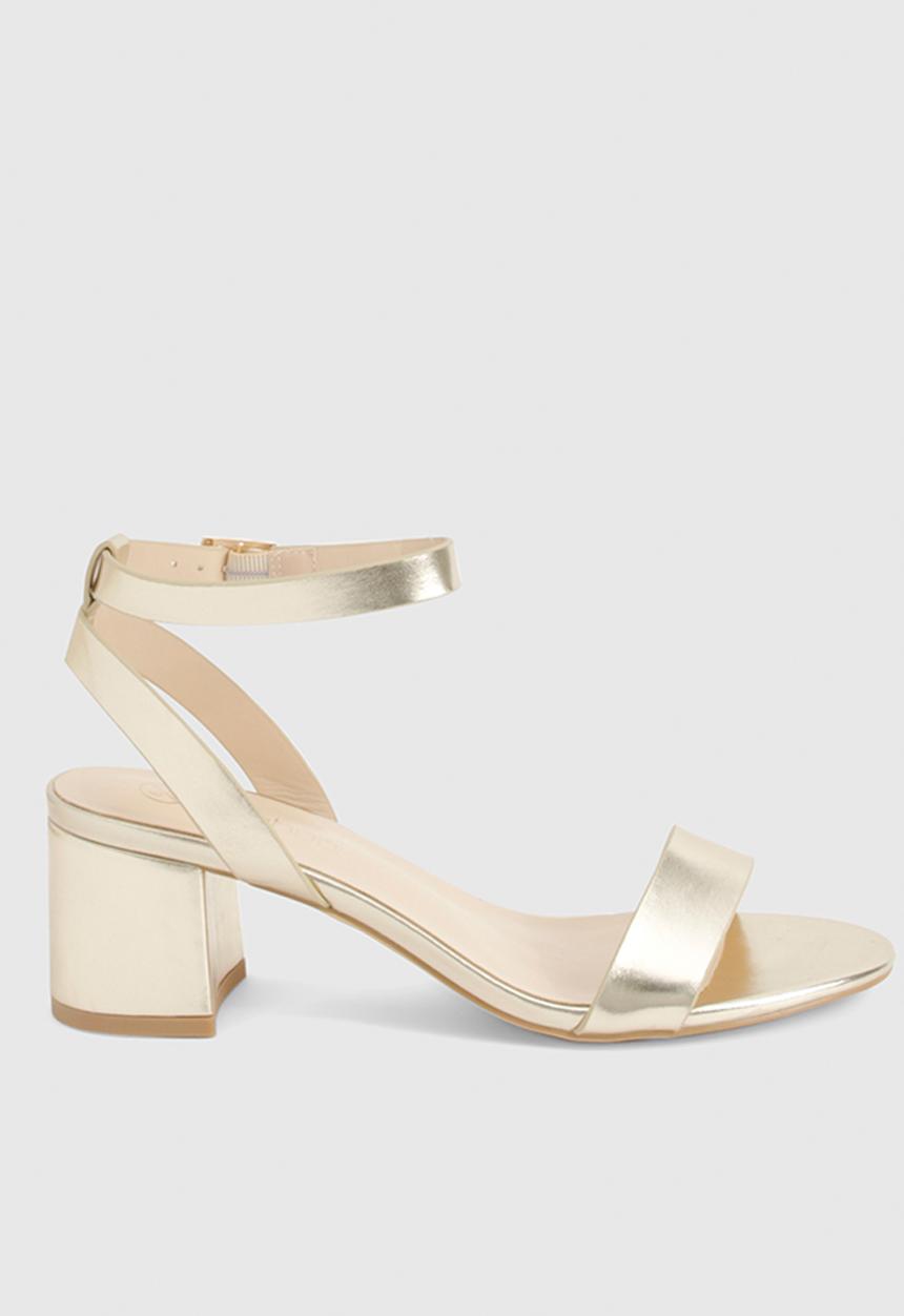 boohoo - Wide fit metallic low block barely there heels - gold