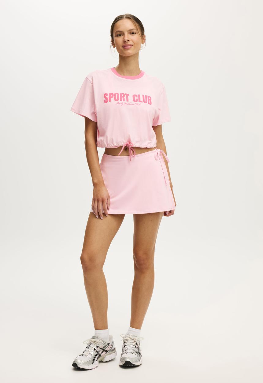 Cotton On - Active Graphic Tie Up Tee - Cherry Dream/Sport Club