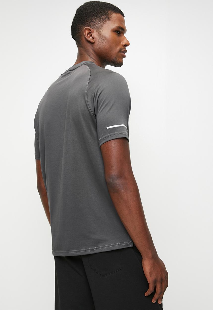 POLO - MELUSI  SPORT SS RUNNING TEE - CHARCOAL