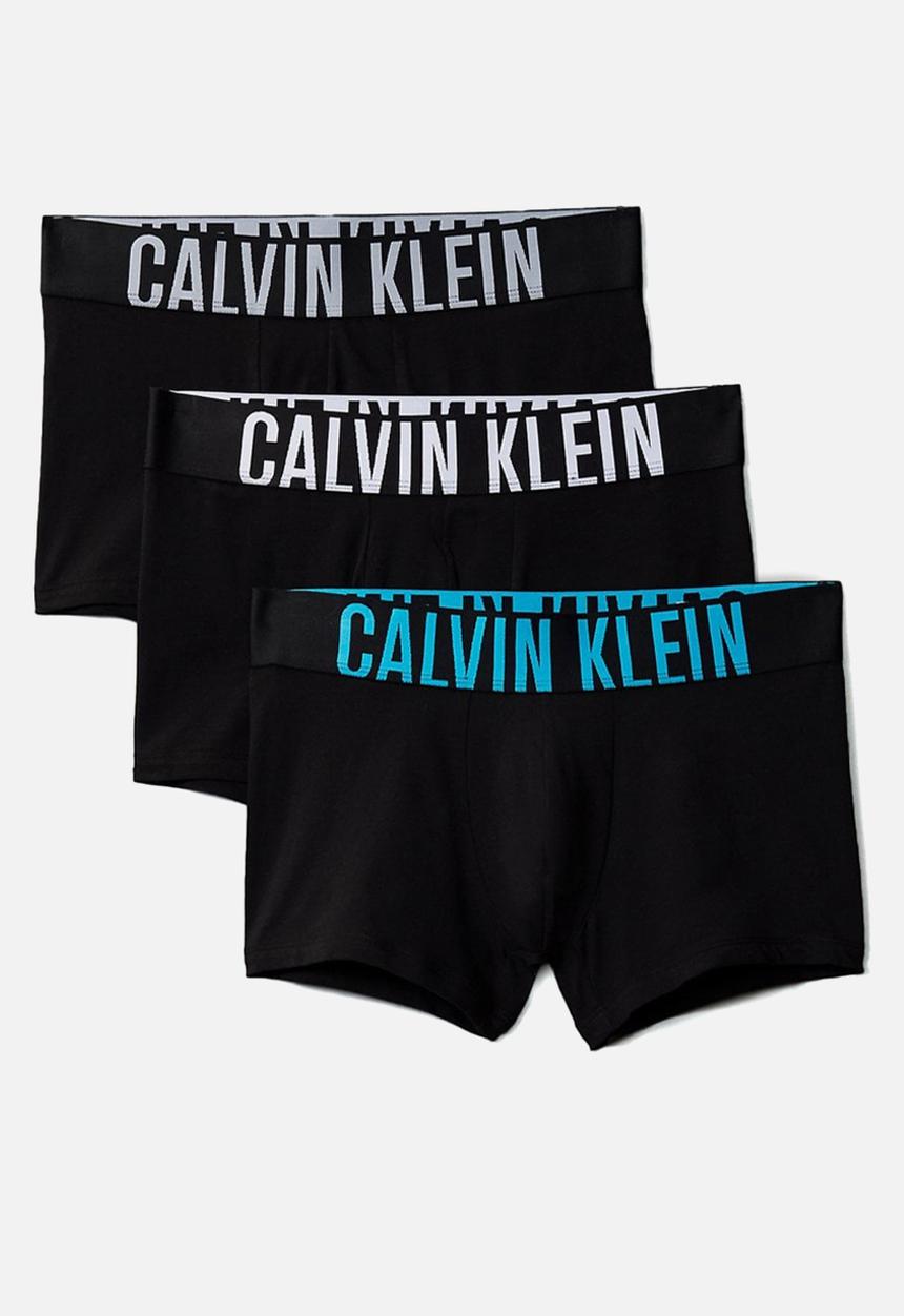 Calvin Klein - TRUNK 3PK - BLACK W/ HARBOR MIST LOGO/ BLACK W/ WHITE LOGO/ BLACK W/ CHILLY BLUE LOGO