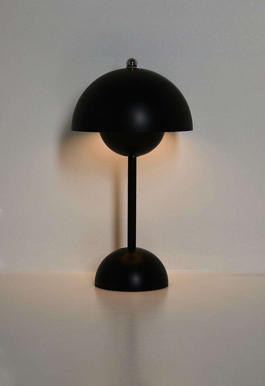 Maisonware - Selene Rechargeable LED Lamp - Matt Black