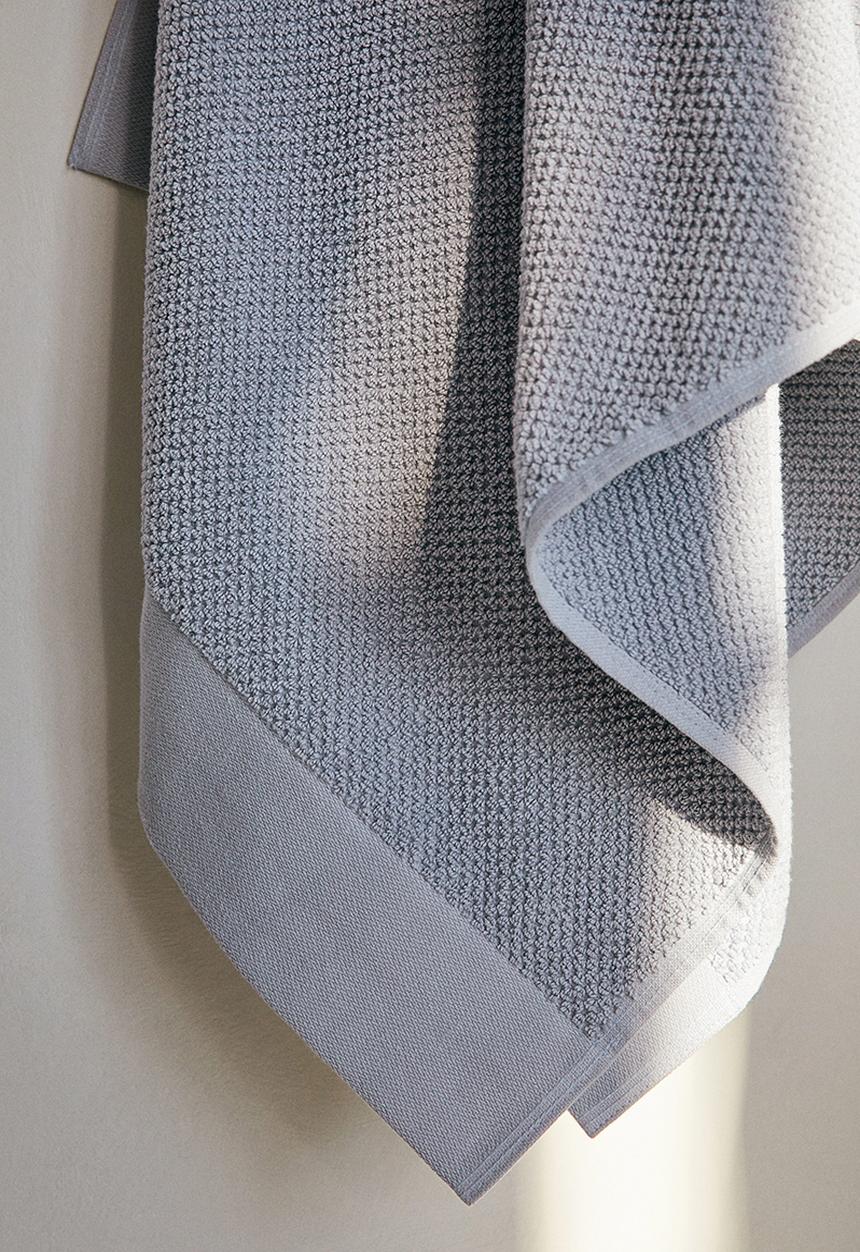 H&M - Cotton terry bath towel - light dusty blue