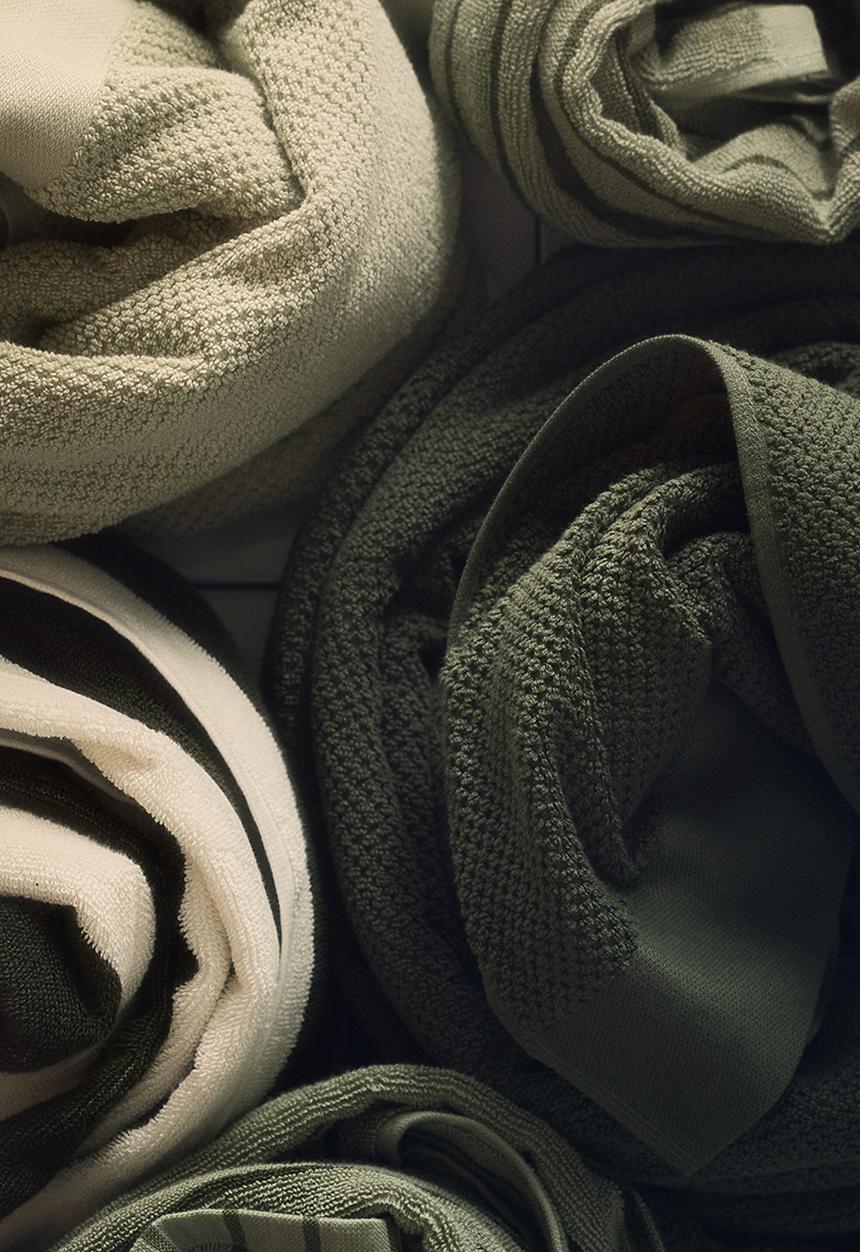 H&M - Cotton terry bath towel - dark green 