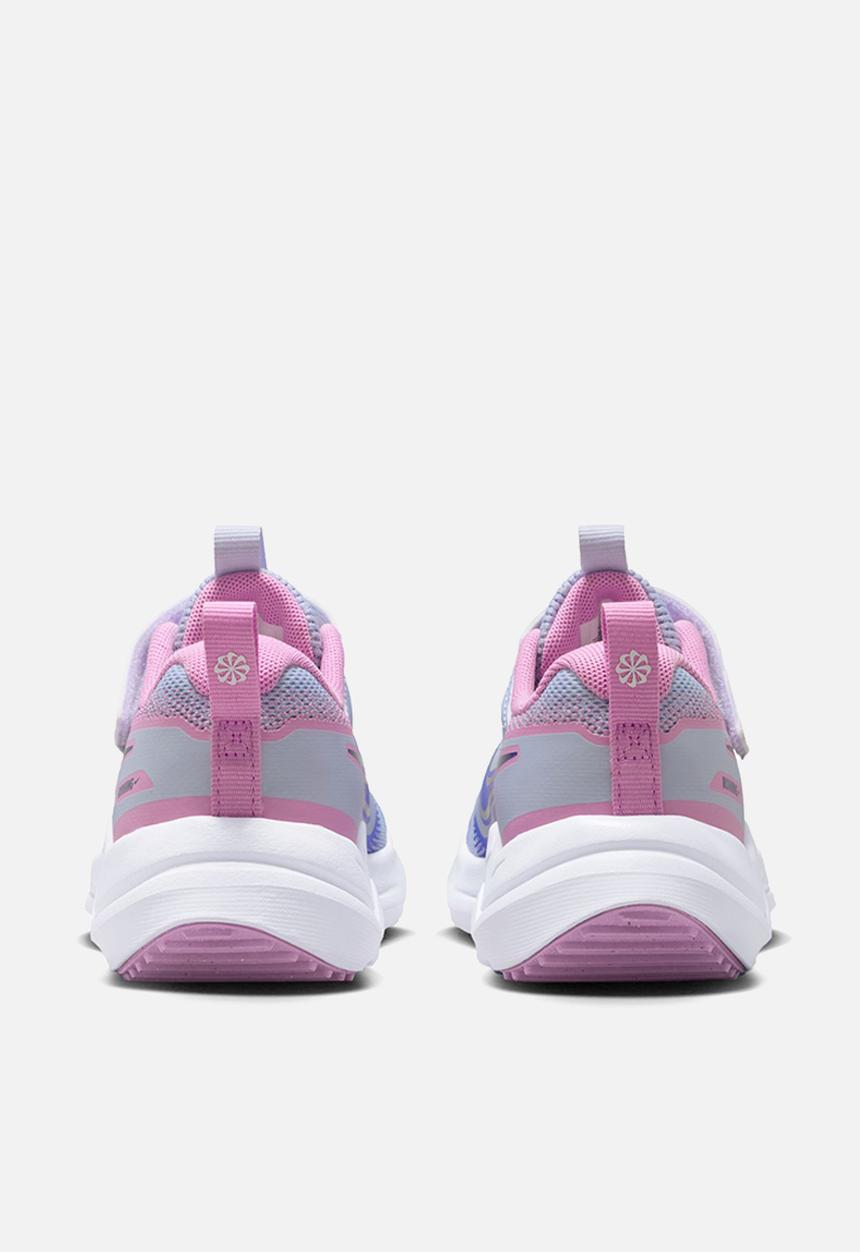 Nike - Nike Cosmic Runner