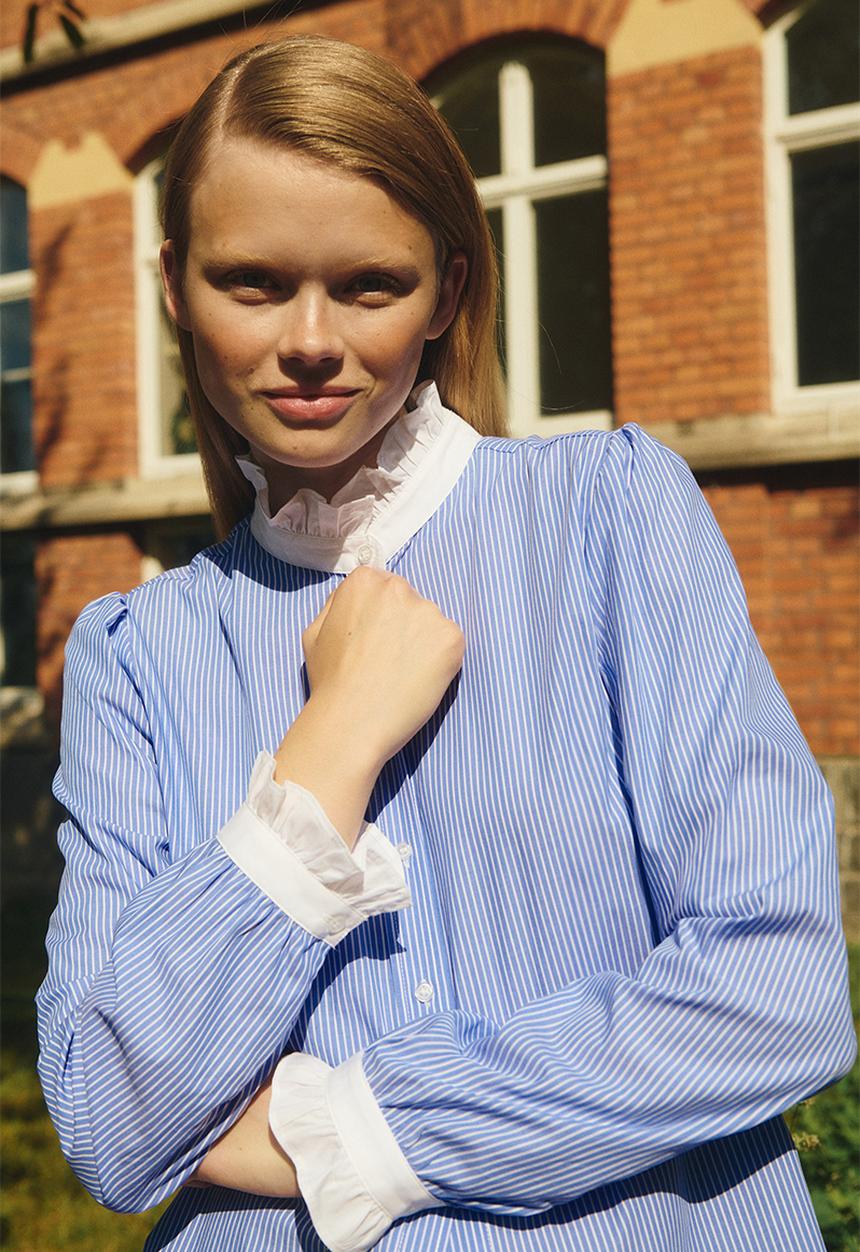 H&M - Frilled-collar blouse - blue striped
