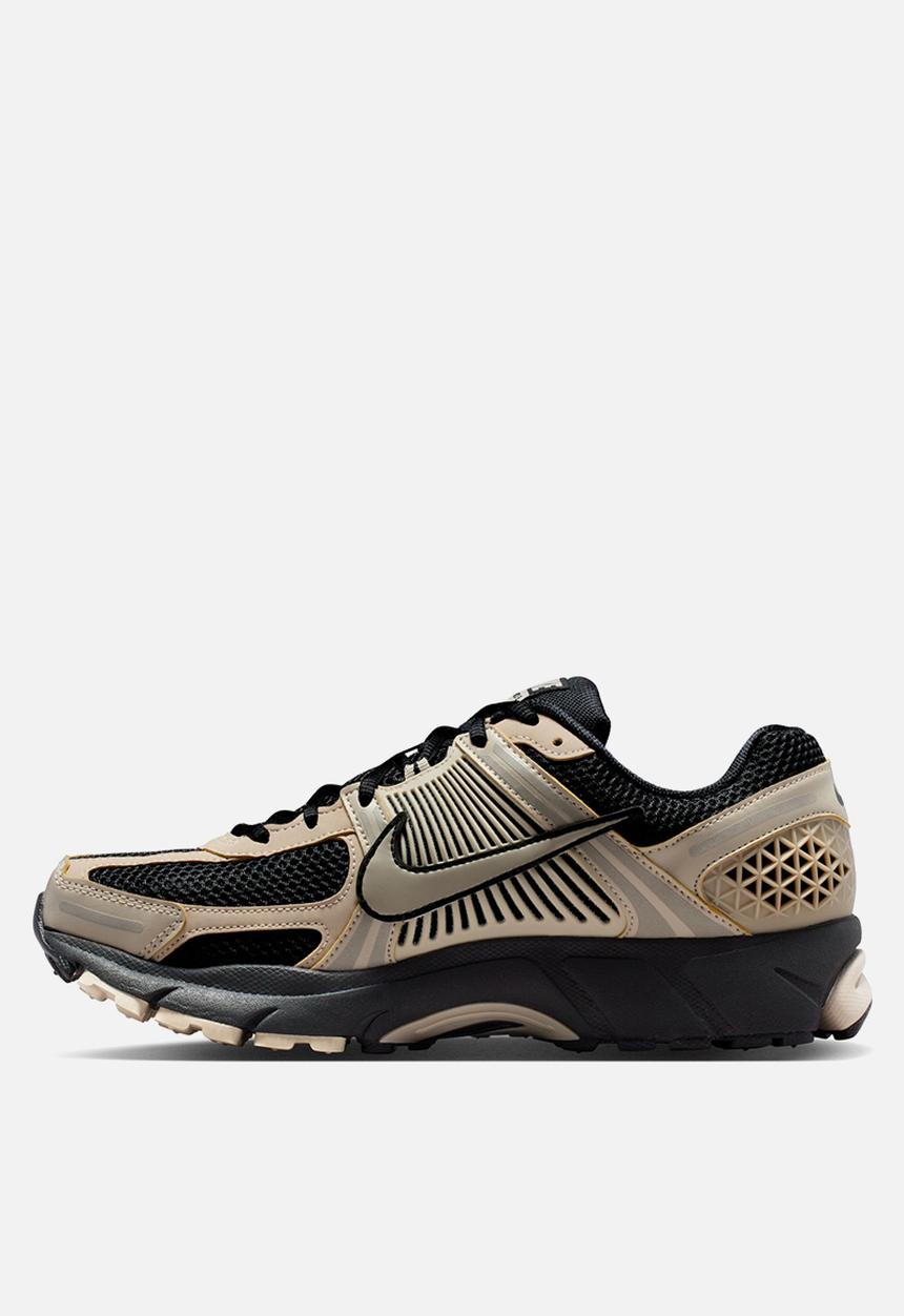 Nike - Nike Zoom Vomero 5